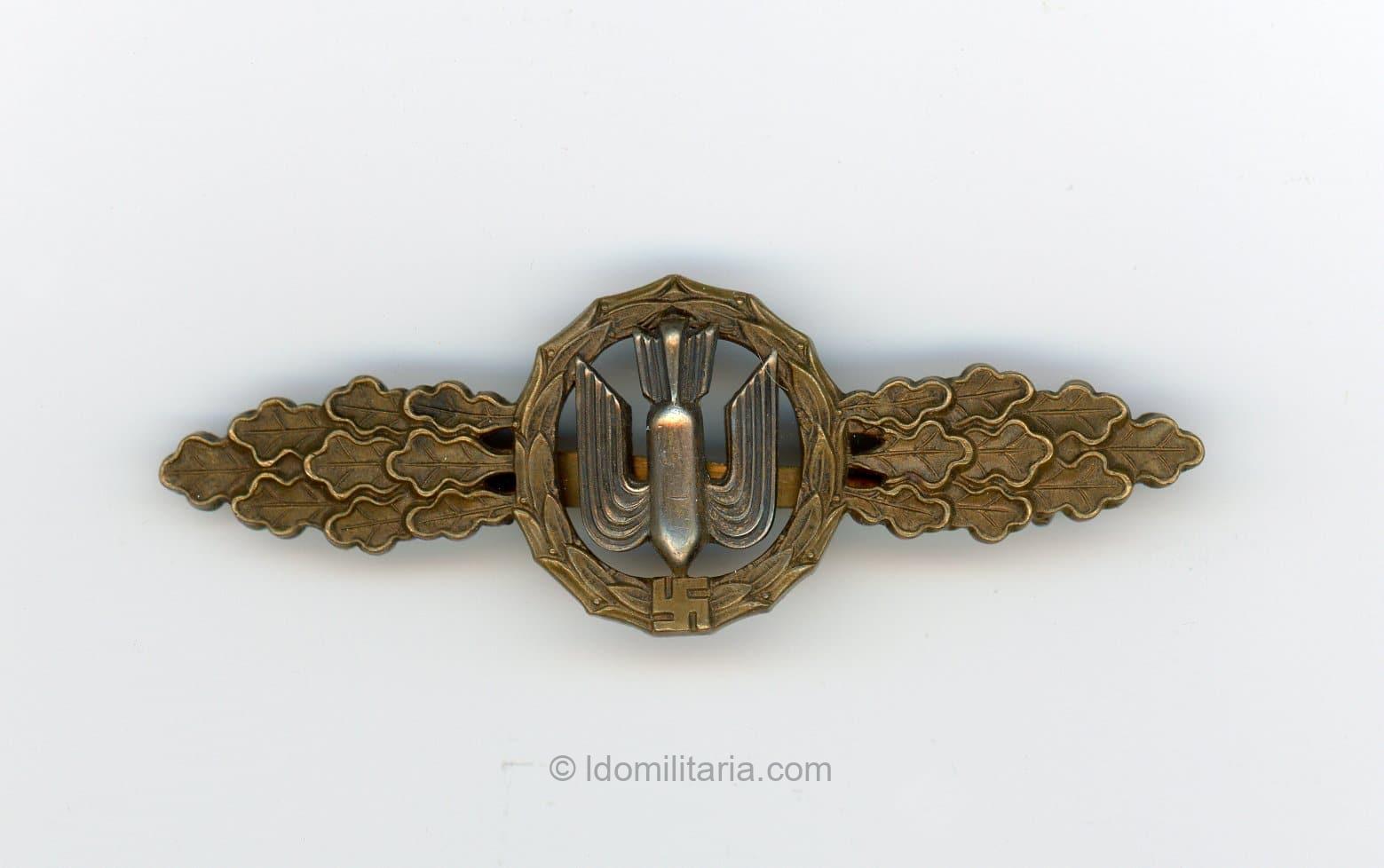 Luftwaffe bomber clasp in bronze - Richard Simm & Sohne