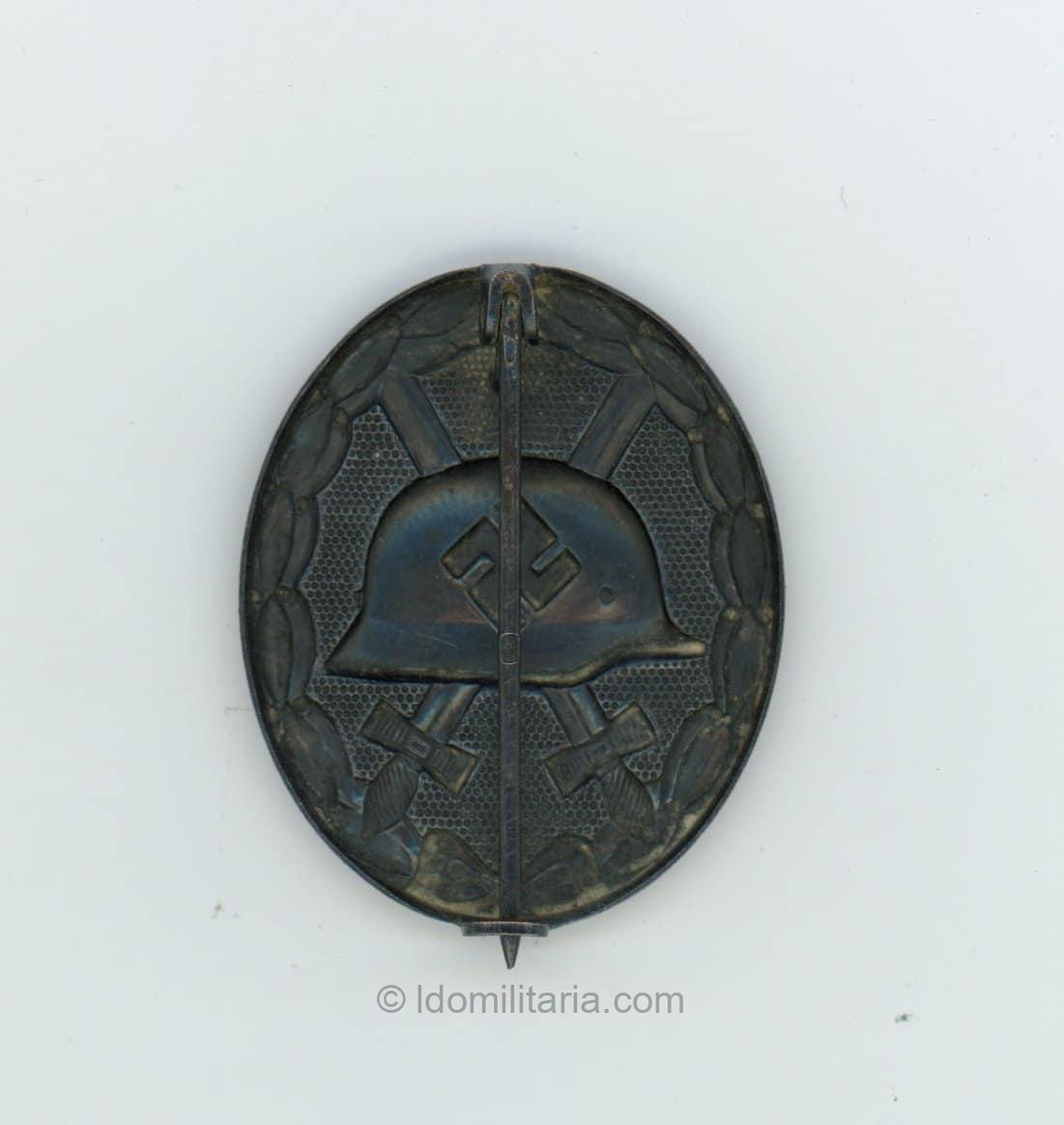 Wound badge in black variant marked 26 - B.H. Mayer, Pforzheim - Image 2