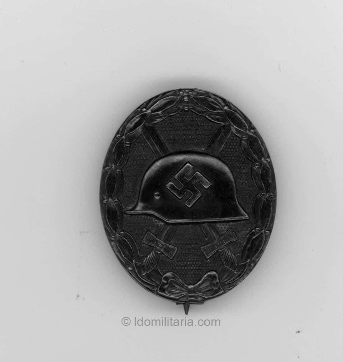 Wound badge in black variant marked 26 - B.H. Mayer, Pforzheim