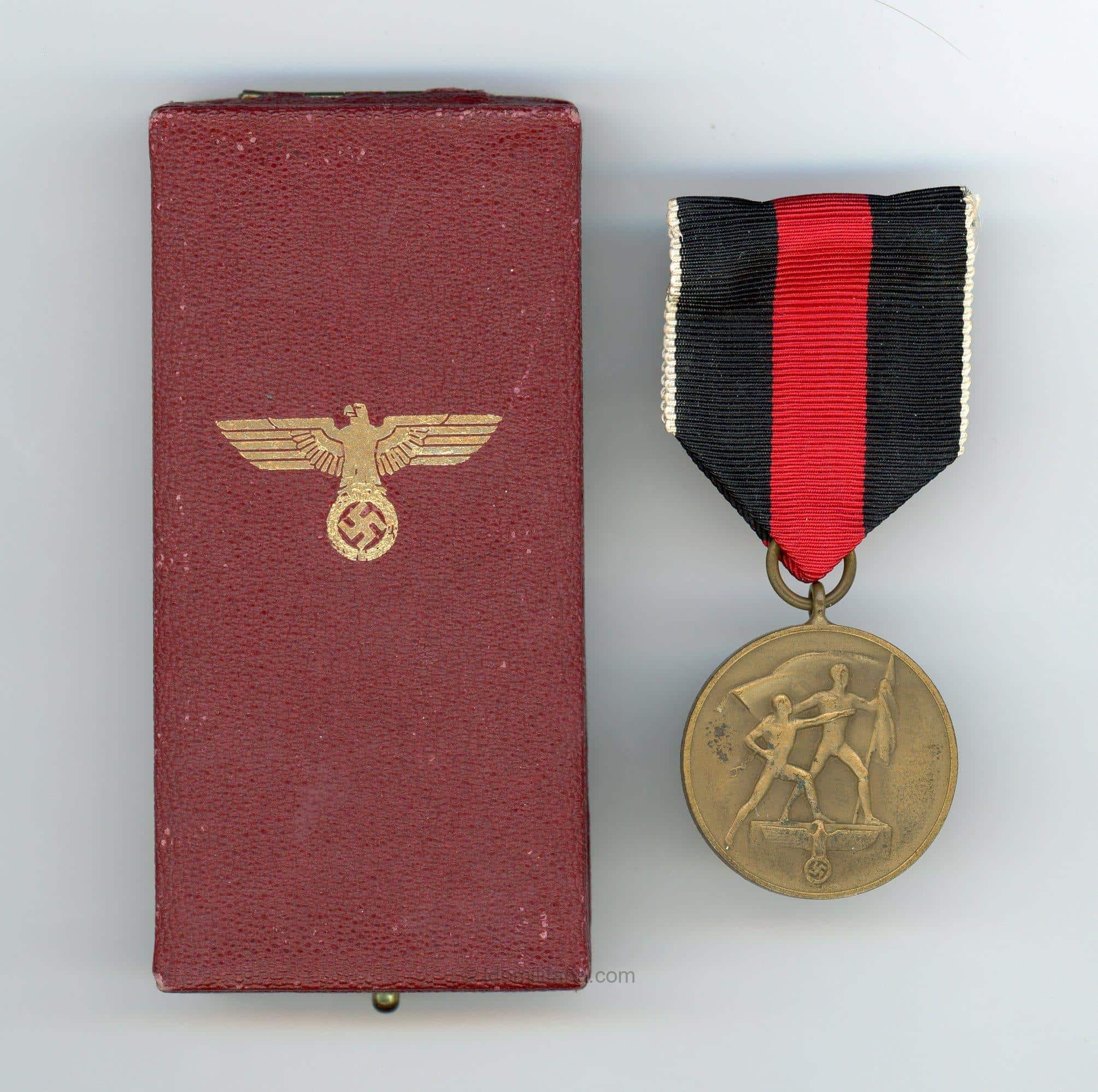 Sudetenland medal with case