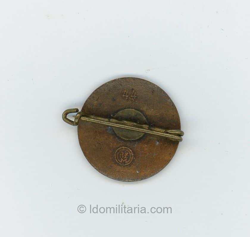 NSDAP membership badge marked 44 - C. Dinsel, Berlin - Image 2