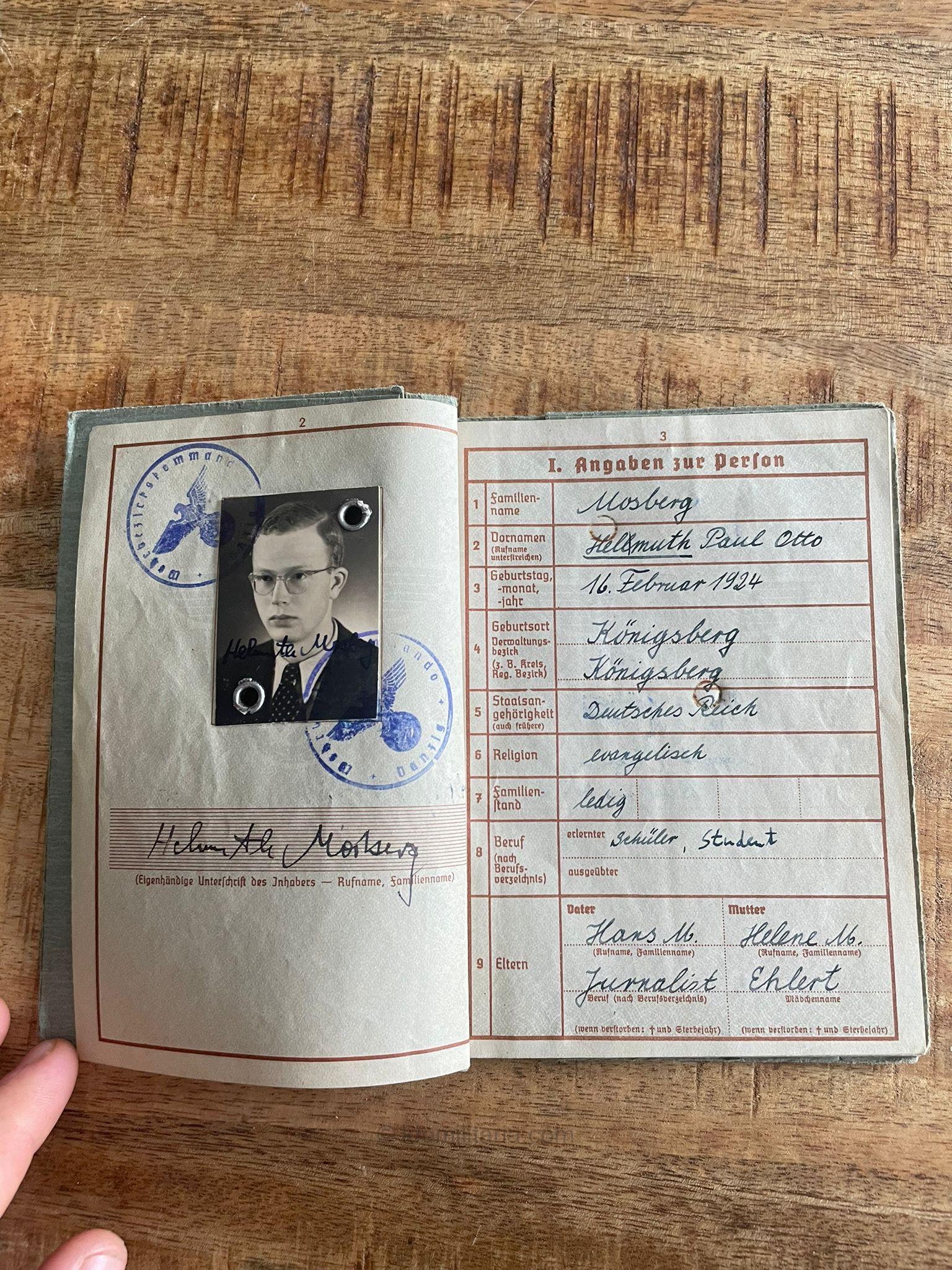 Kriegsfreiwilge HJ Gebietstab 37 ''Danzig-Westpreußen'' Wehrpass, Travel pass + cover - Citations to a Shanghai visit! - Image 7