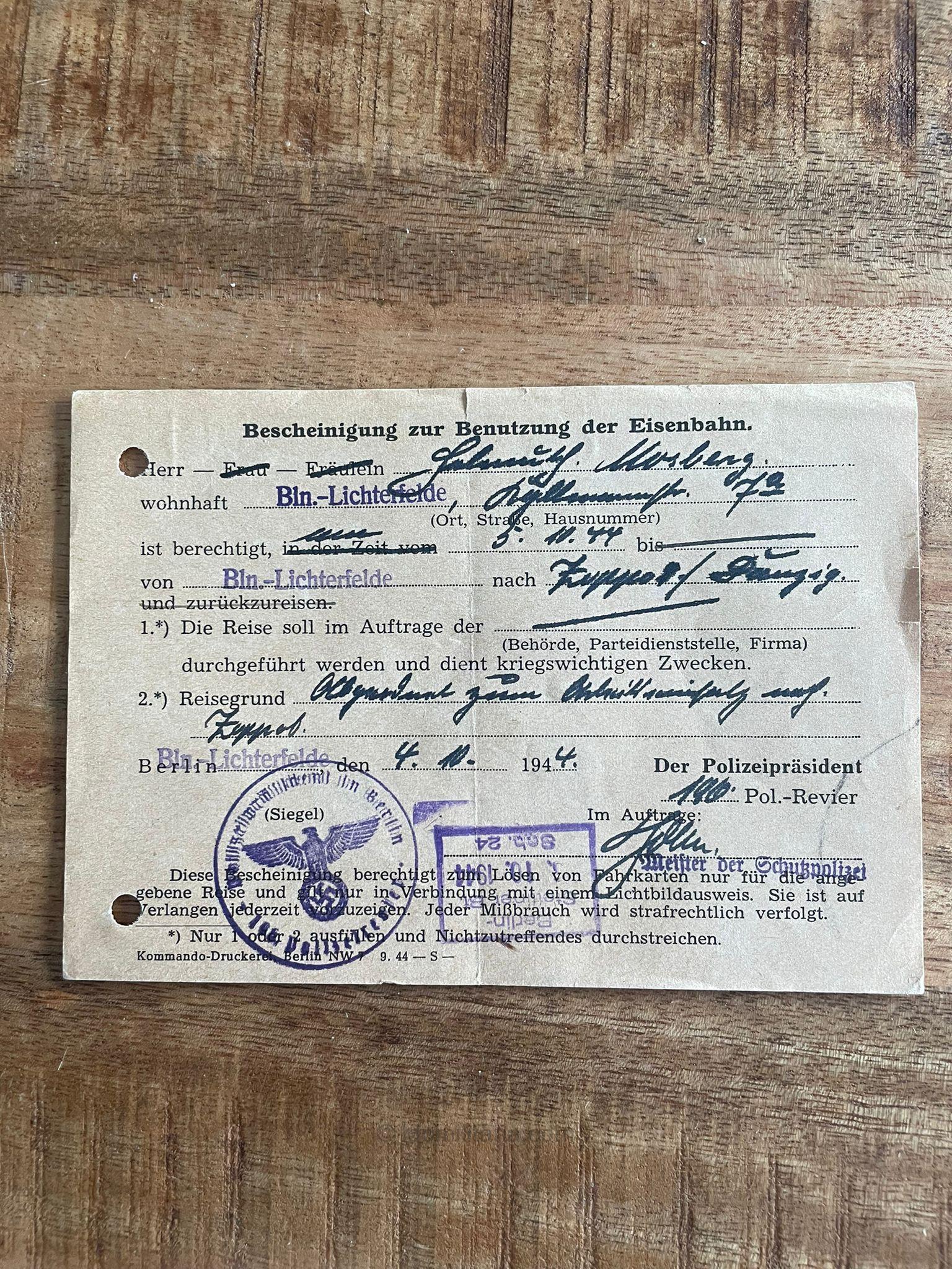 Kriegsfreiwilge HJ Gebietstab 37 ''Danzig-Westpreußen'' Wehrpass, Travel pass + cover - Citations to a Shanghai visit! - Image 16