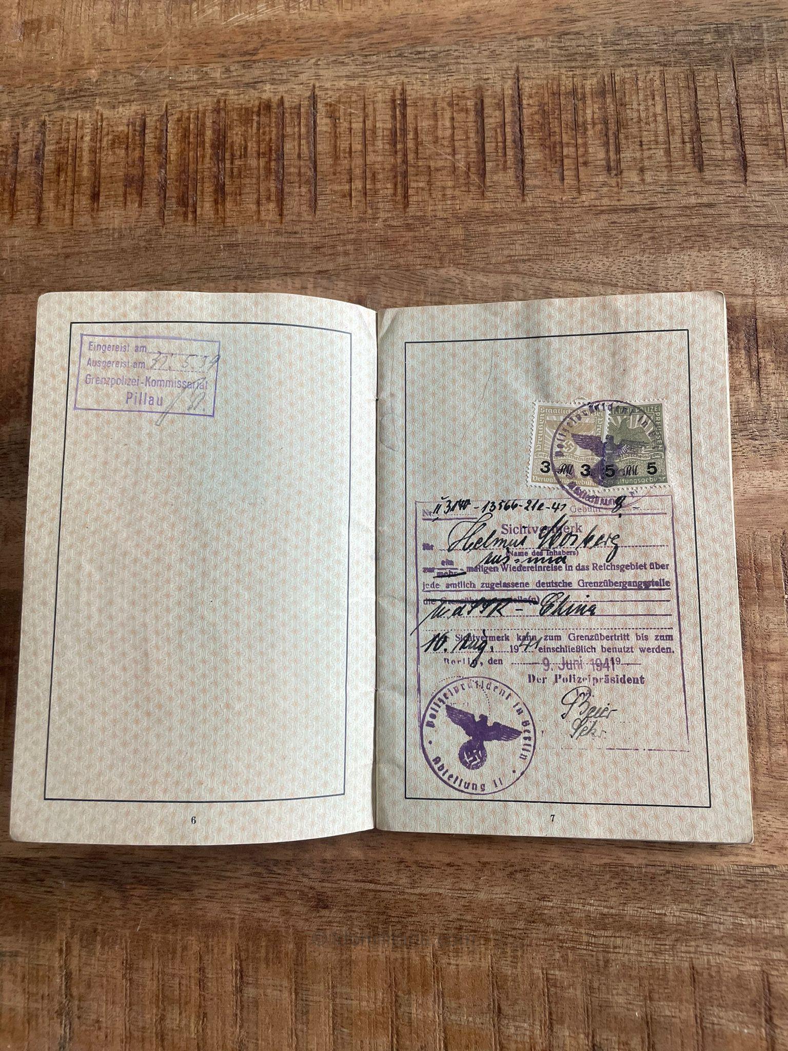 Kriegsfreiwilge HJ Gebietstab 37 ''Danzig-Westpreußen'' Wehrpass, Travel pass + cover - Citations to a Shanghai visit! - Image 20
