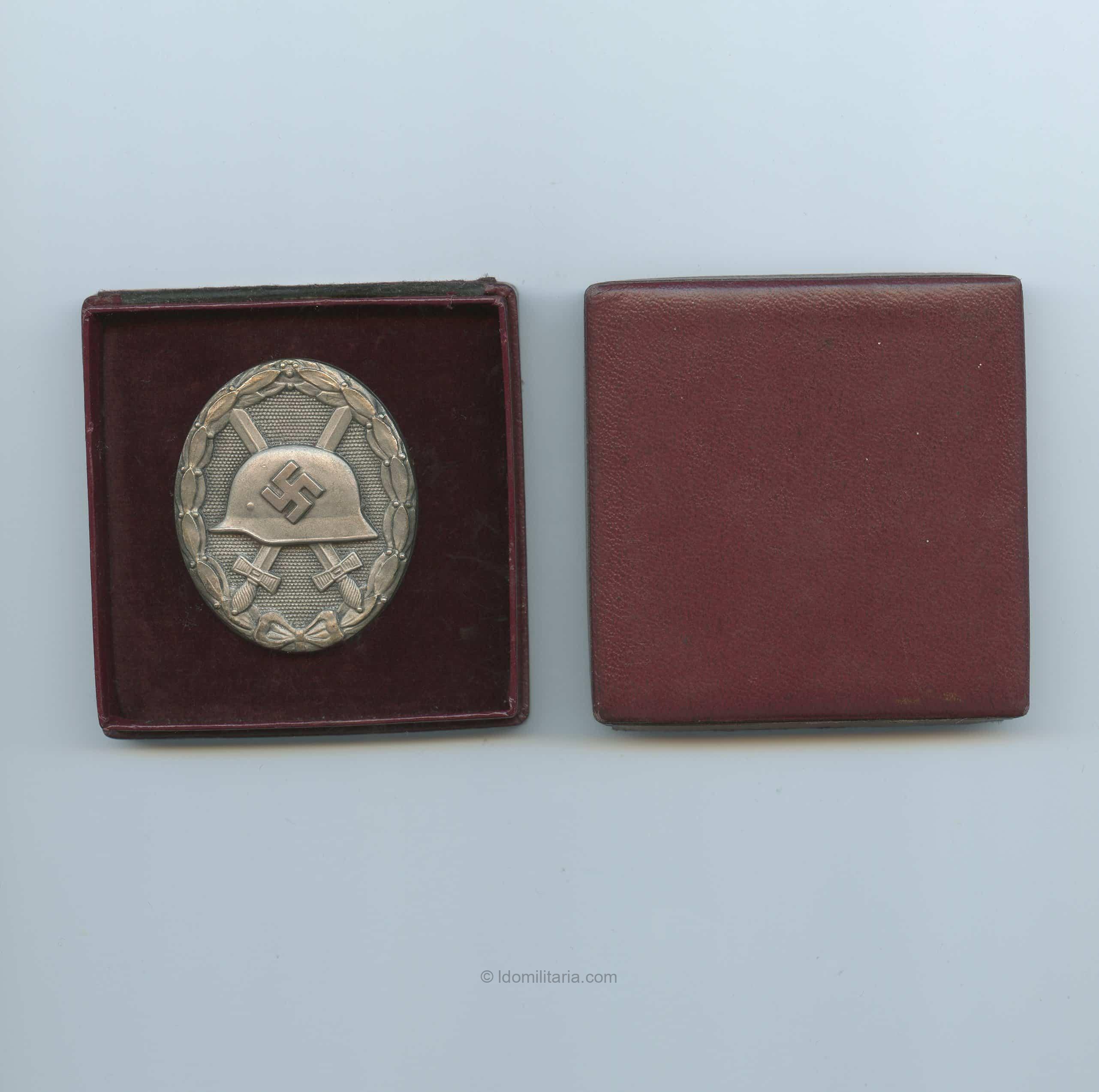 Wound badge in silver + case - Hauptmünzamt Wien