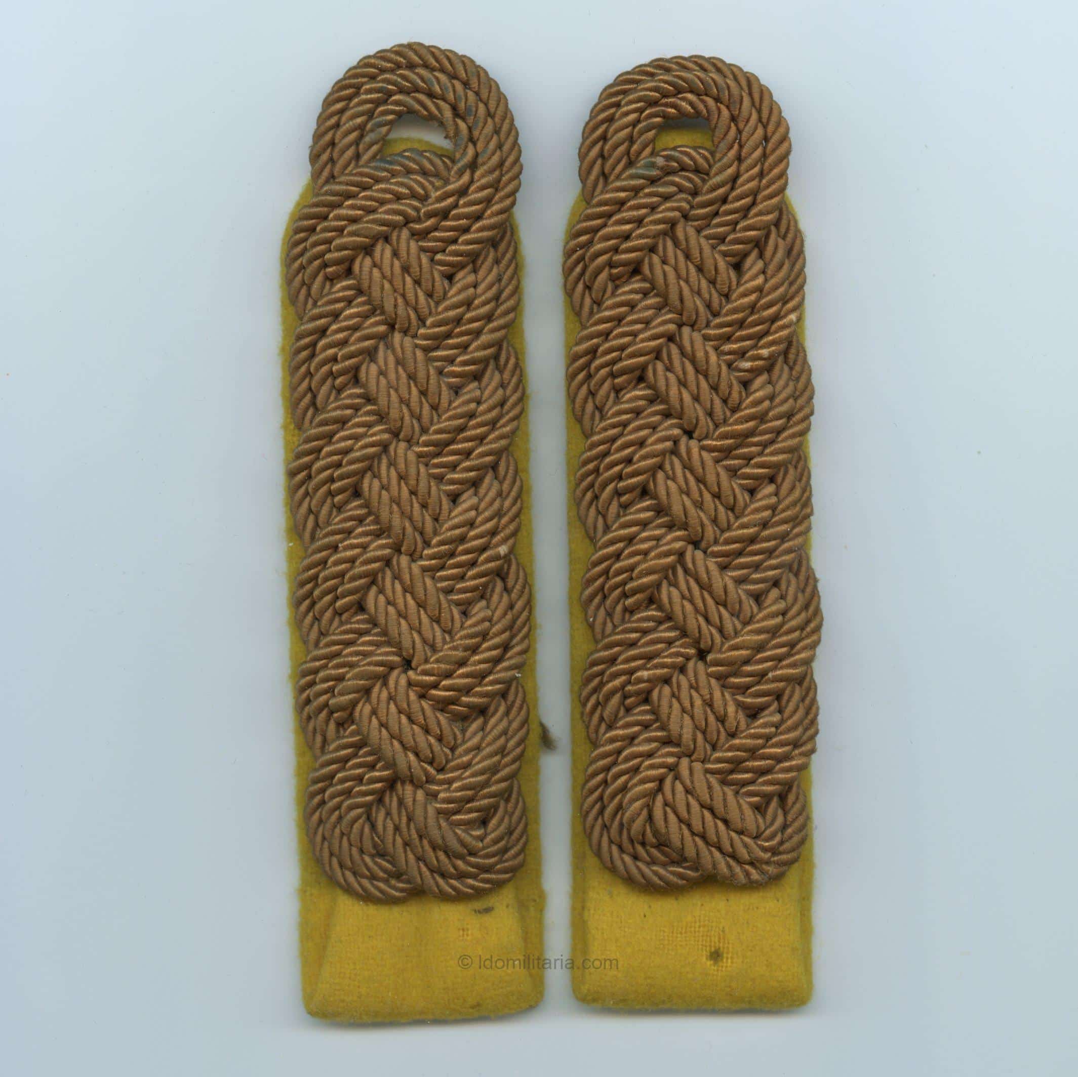 NSDAP Führeranwärter Ordensburg school shoulder boards