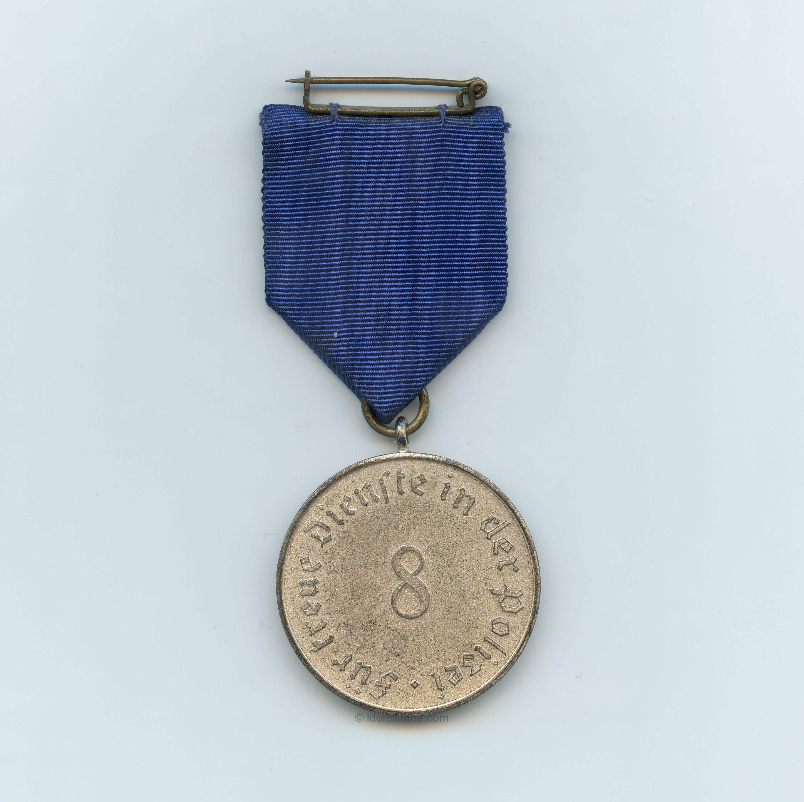 Police 8 year service medal - Image 3