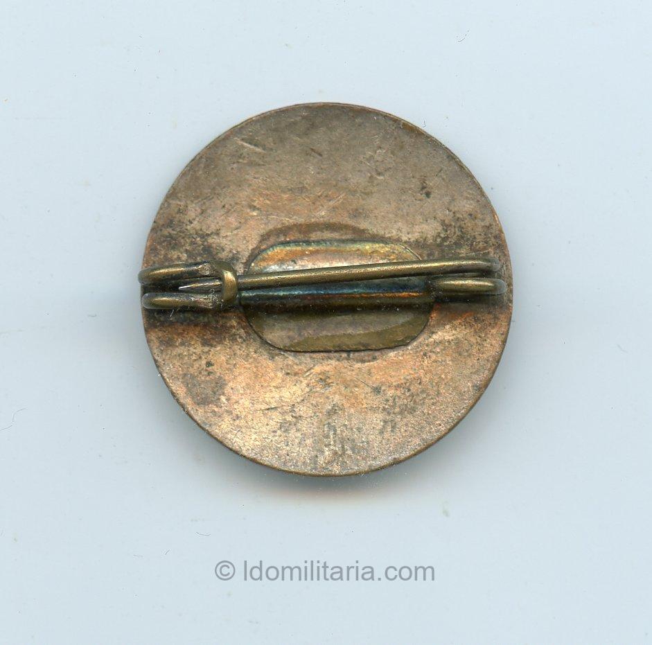 Rare NSDAP Heil Hitler slogan badge. - Image 2