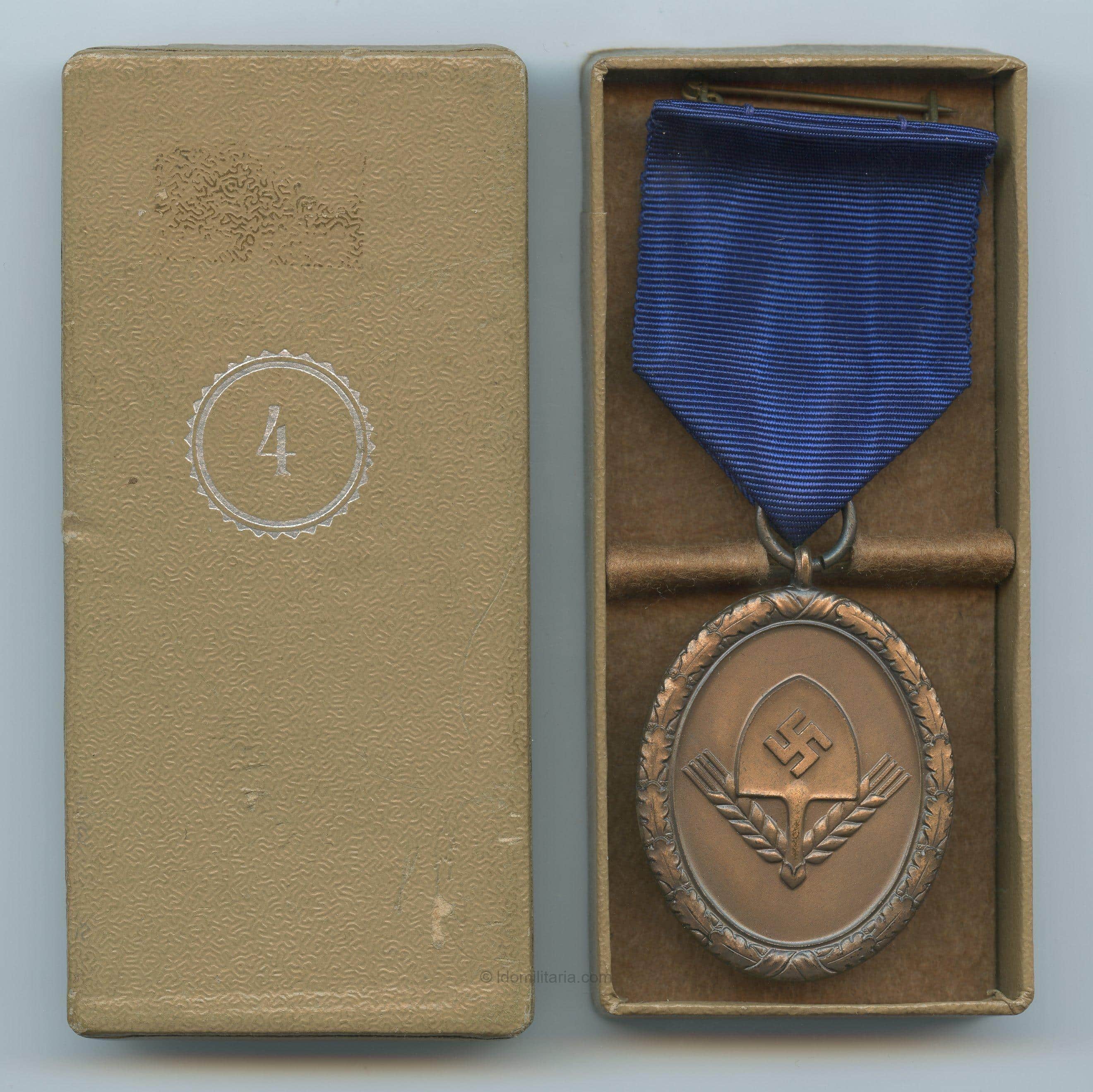 RAD 4 Year Service Medal + Case