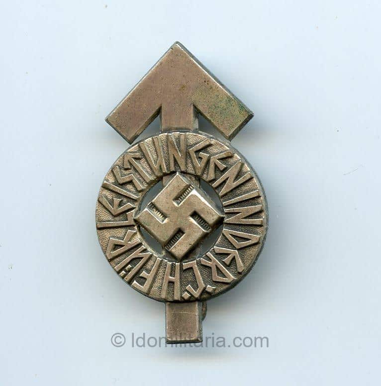 Early HJ Sports Badge in Silver ''4407'' - AD. Schwerdt, Stuttgart