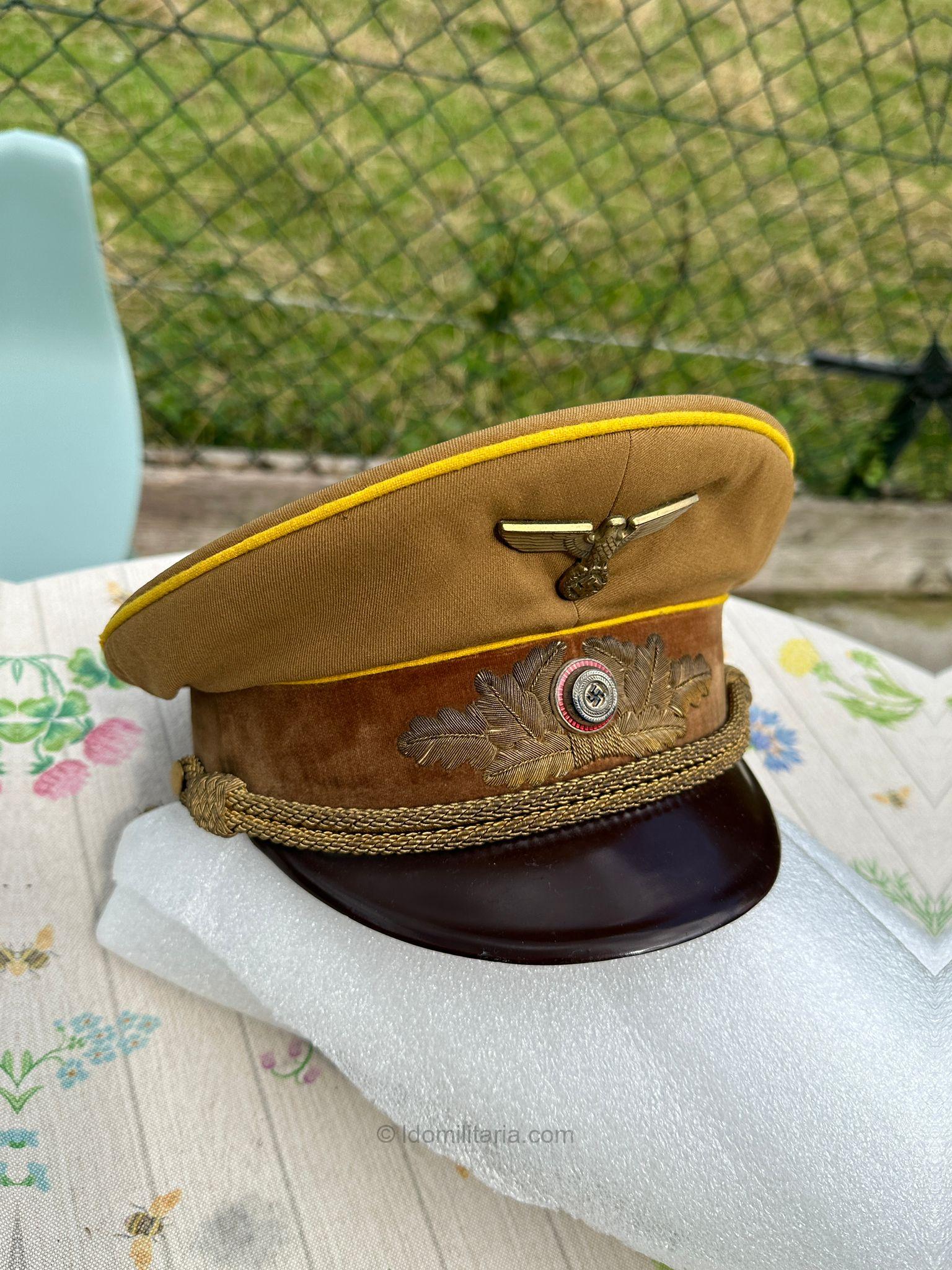 Extremely rare NSDAP Reichsleitung Visor Cap with Direct embroidered Oakleafs by August Müller - Image 6