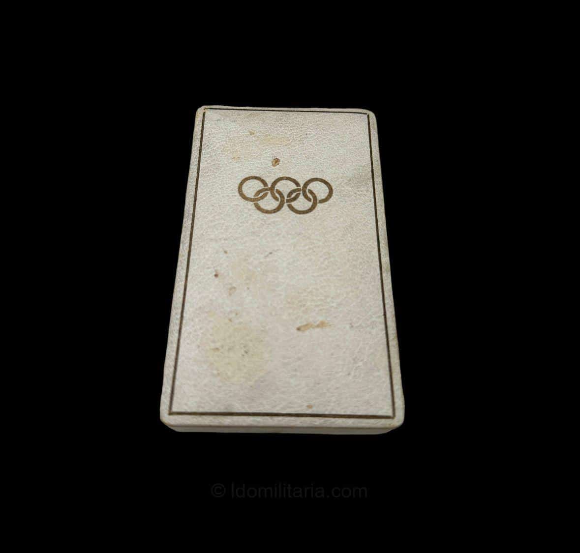 Commemorative German 1936 Olympic Medal + Case - Image 4