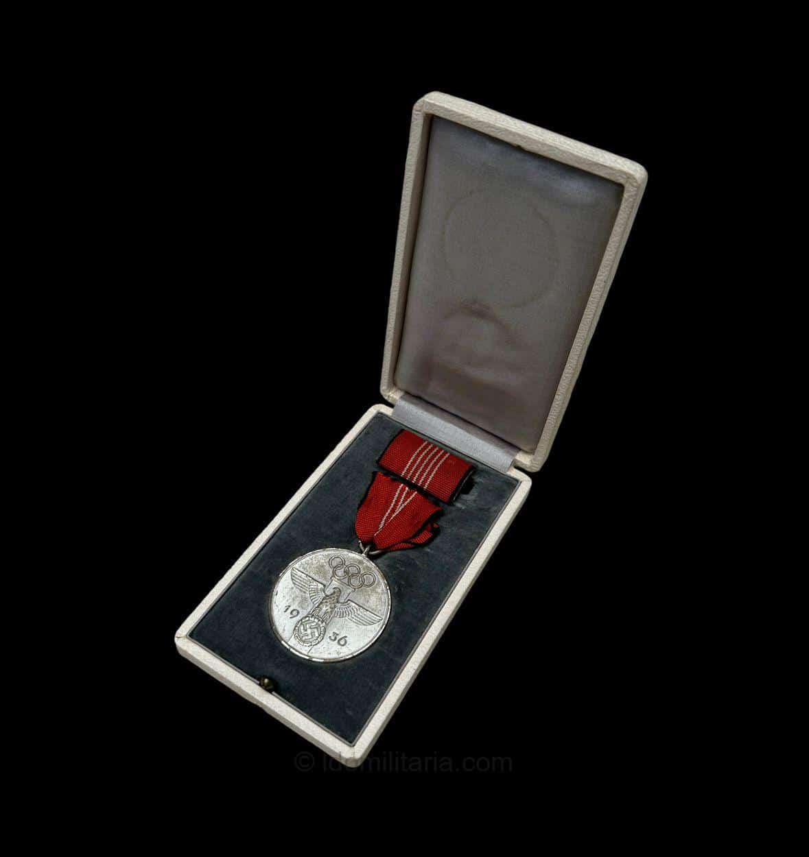 Commemorative German 1936 Olympic Medal + Case