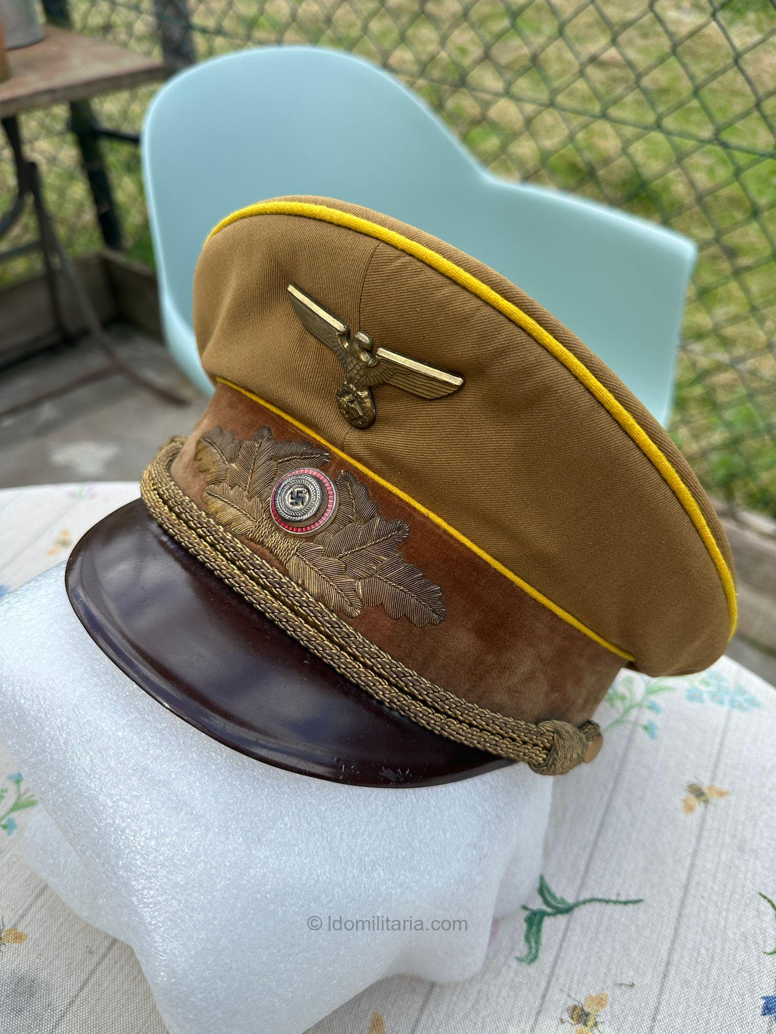 Extremely rare NSDAP Reichsleitung Visor Cap with Direct embroidered Oakleafs by August Müller - Image 2