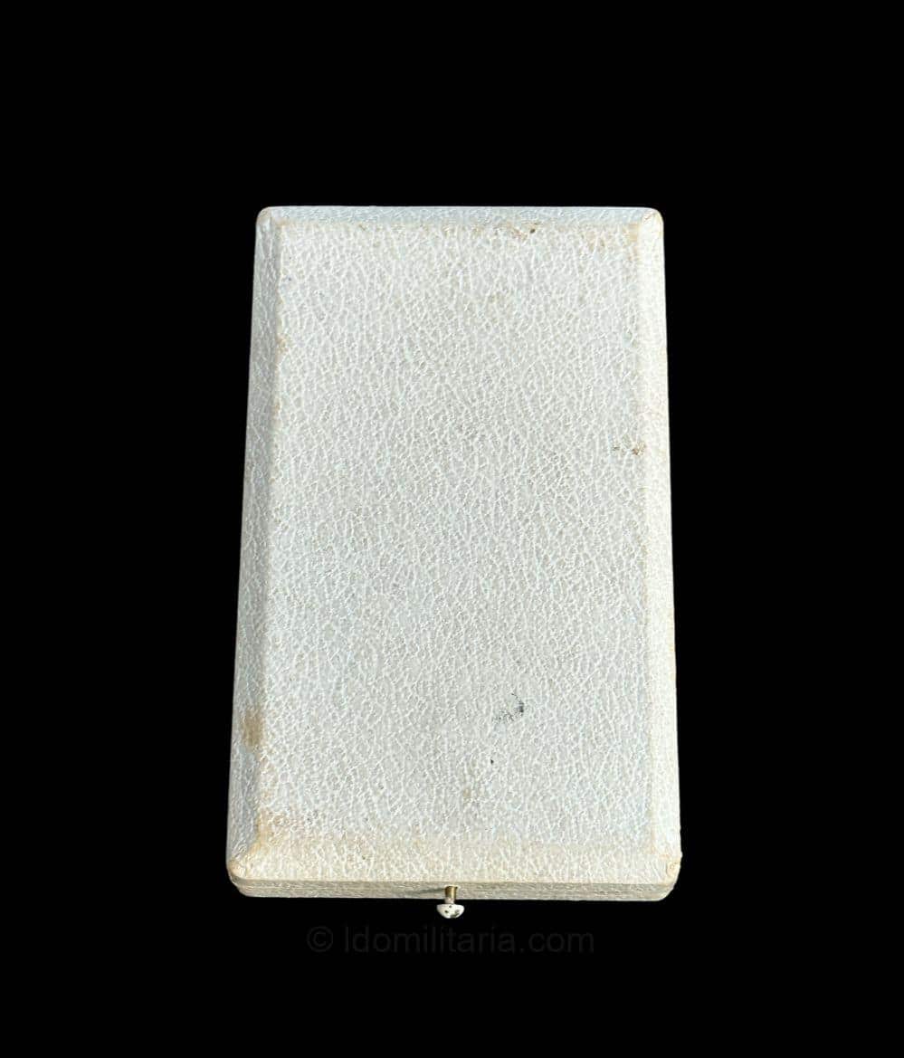 Commemorative German 1936 Olympic Medal + Case - Image 5