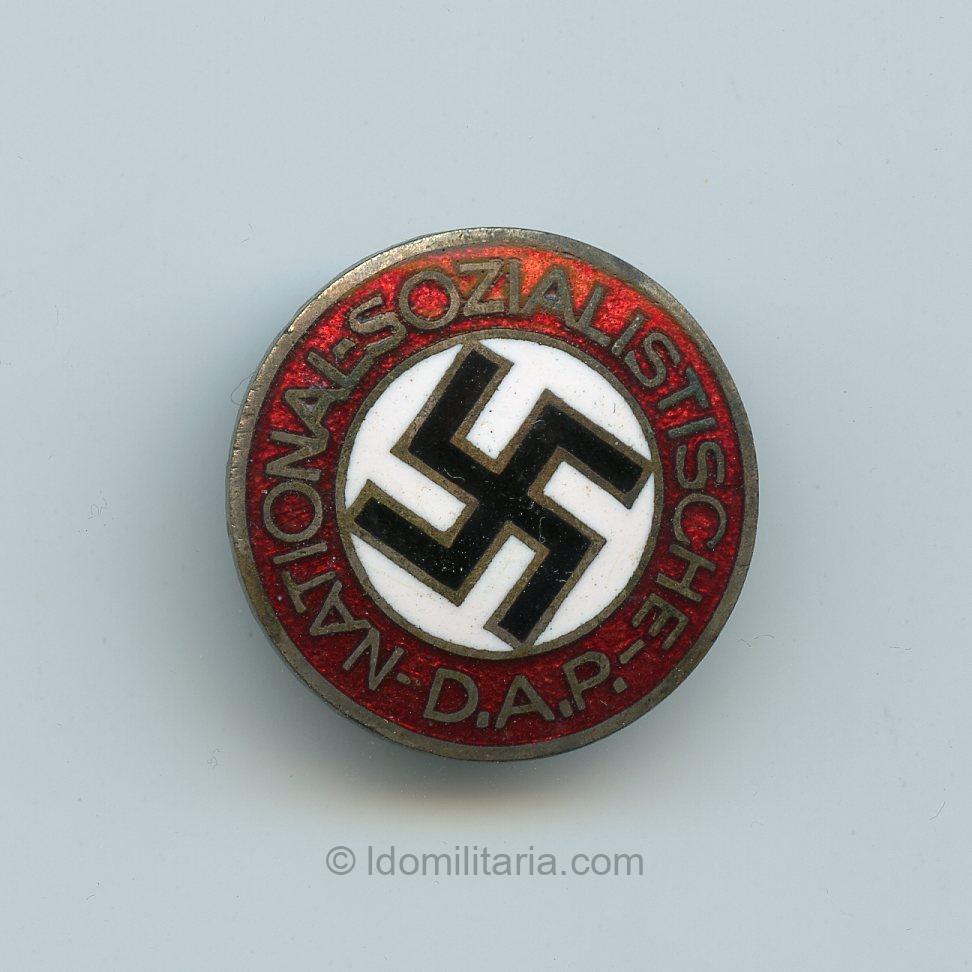 Rare early full maker NSDAP Membership badge - Kremhelmer, München