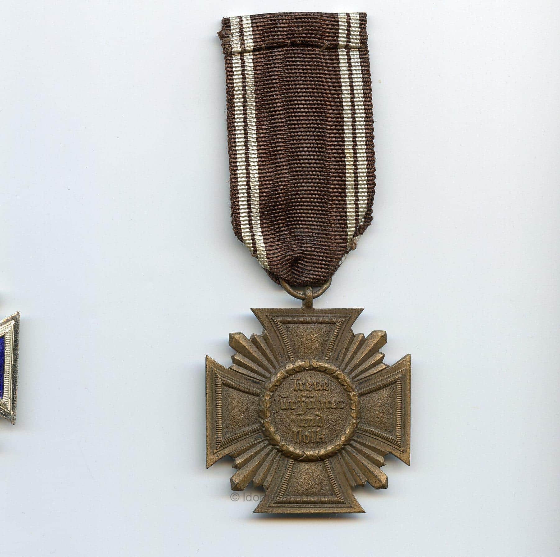 NSDAP 10 year service medal - Arrtibuted to Deumer - Image 2