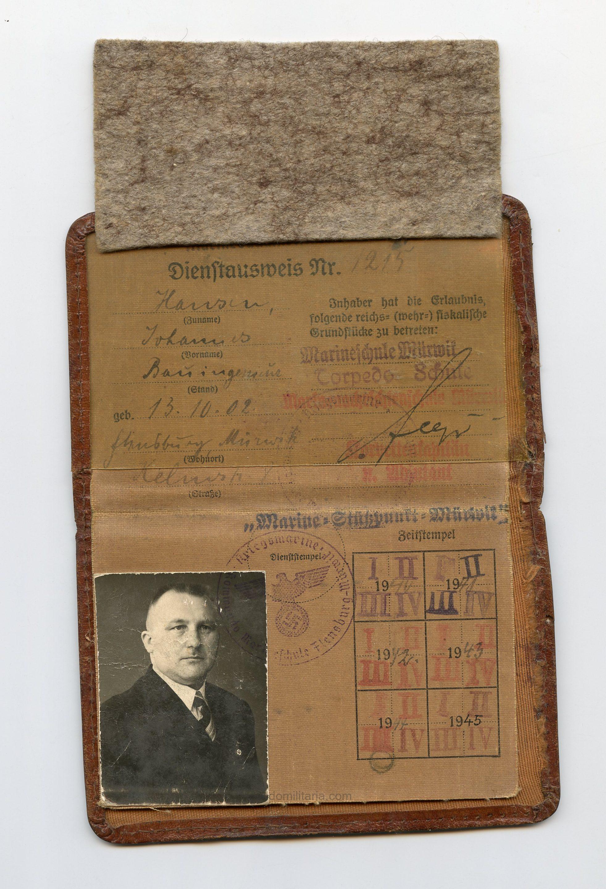 Marinebauamt/Marineschule Mürwik Ausweiss with leather kriegsmarine cover - Image 2
