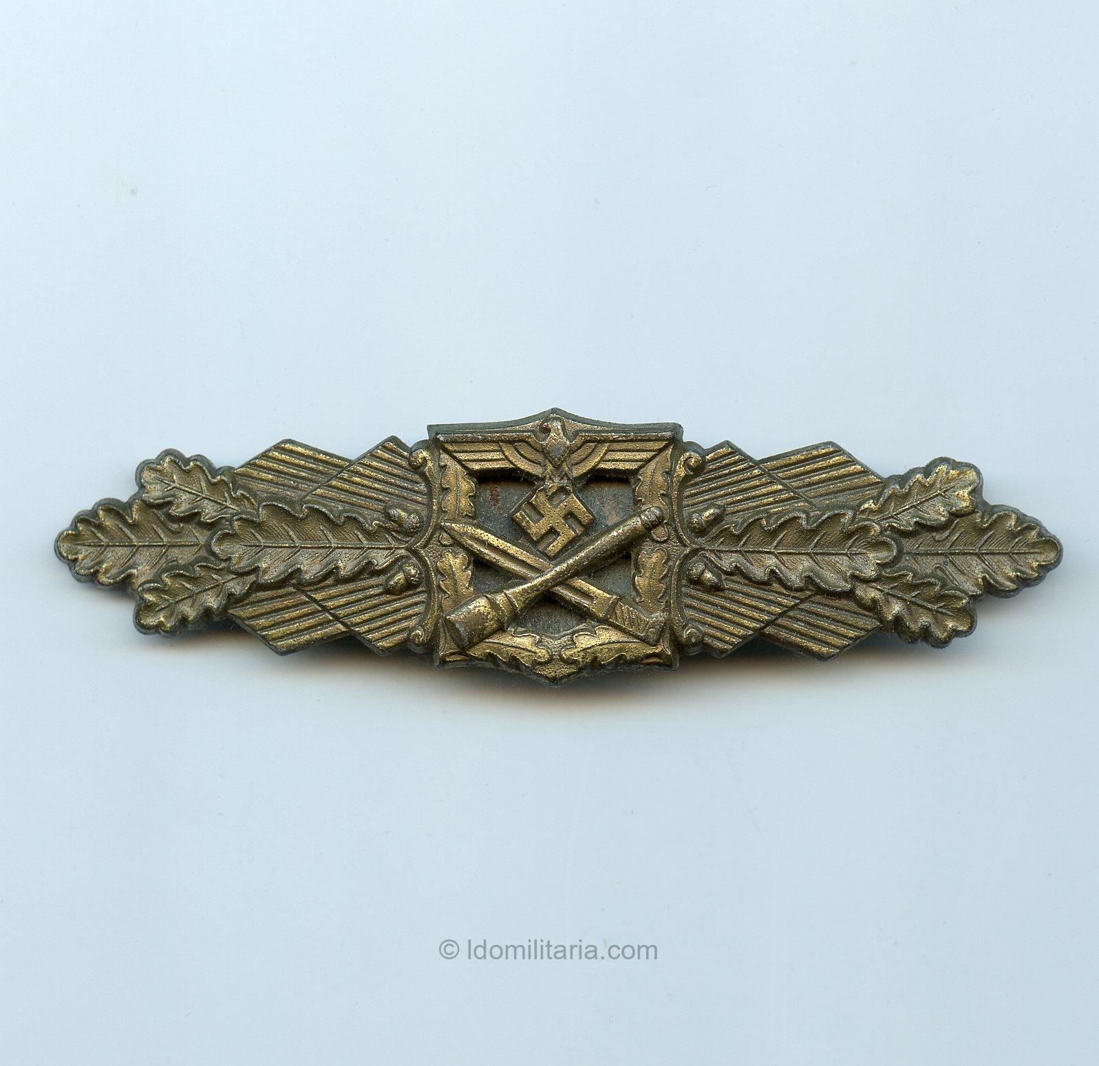 Close combat clasp in bronze - Friedrich Linden, Lüdenscheid
