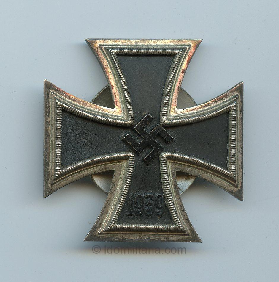 Iron cross first class 'screwback' L/11 - Wilhelm Deumer, Lüdenscheid