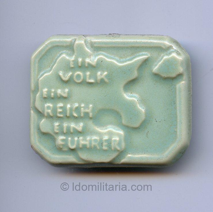 WHW ein Volk ein Reich ein Führer badge