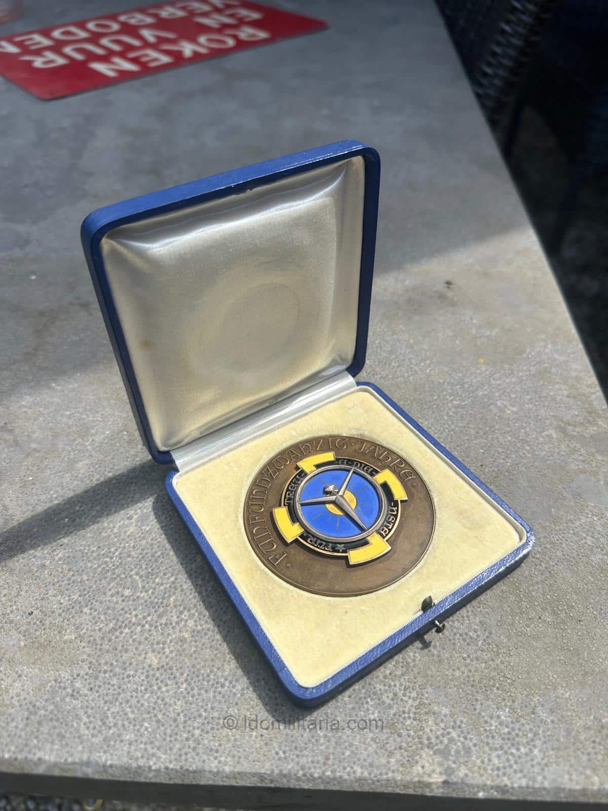 Junkers Flugzeug- und Motorenwerke AG – 25-Year Loyal Service Medal in Presentation Case -Entwurf Hans Bastanier, Berlin - Image 3