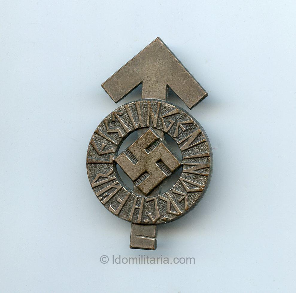 HJ sports badge in silver - Number 272670