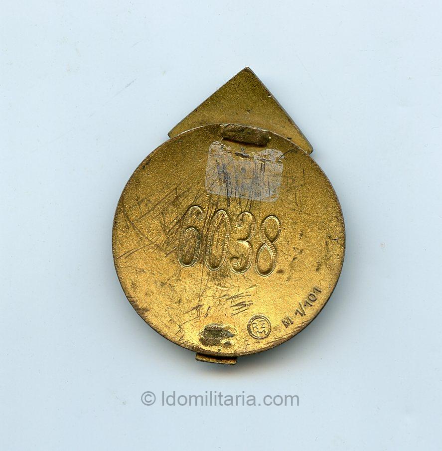 Golden HJ sport badge '6038' (No pin) - Image 2