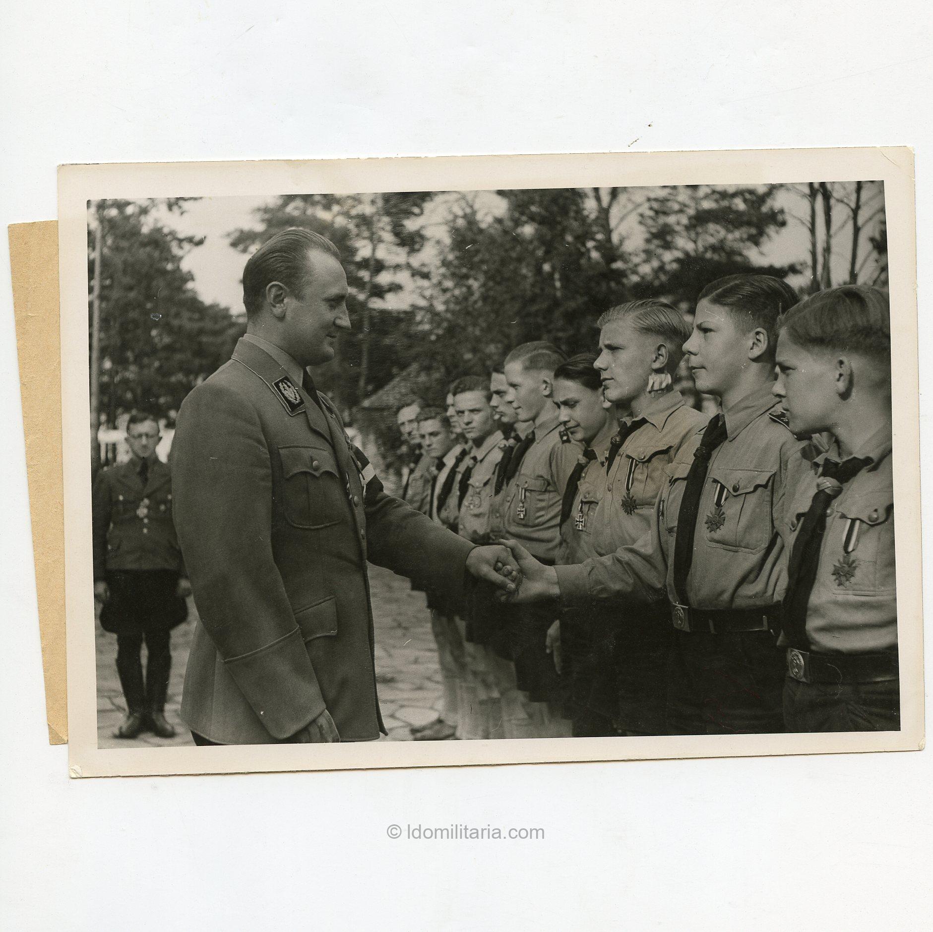 Original WWII German Press Photograph – Hamburg Hitler Youth Honored by Reich Youth Leader Artur Axmann (1943)