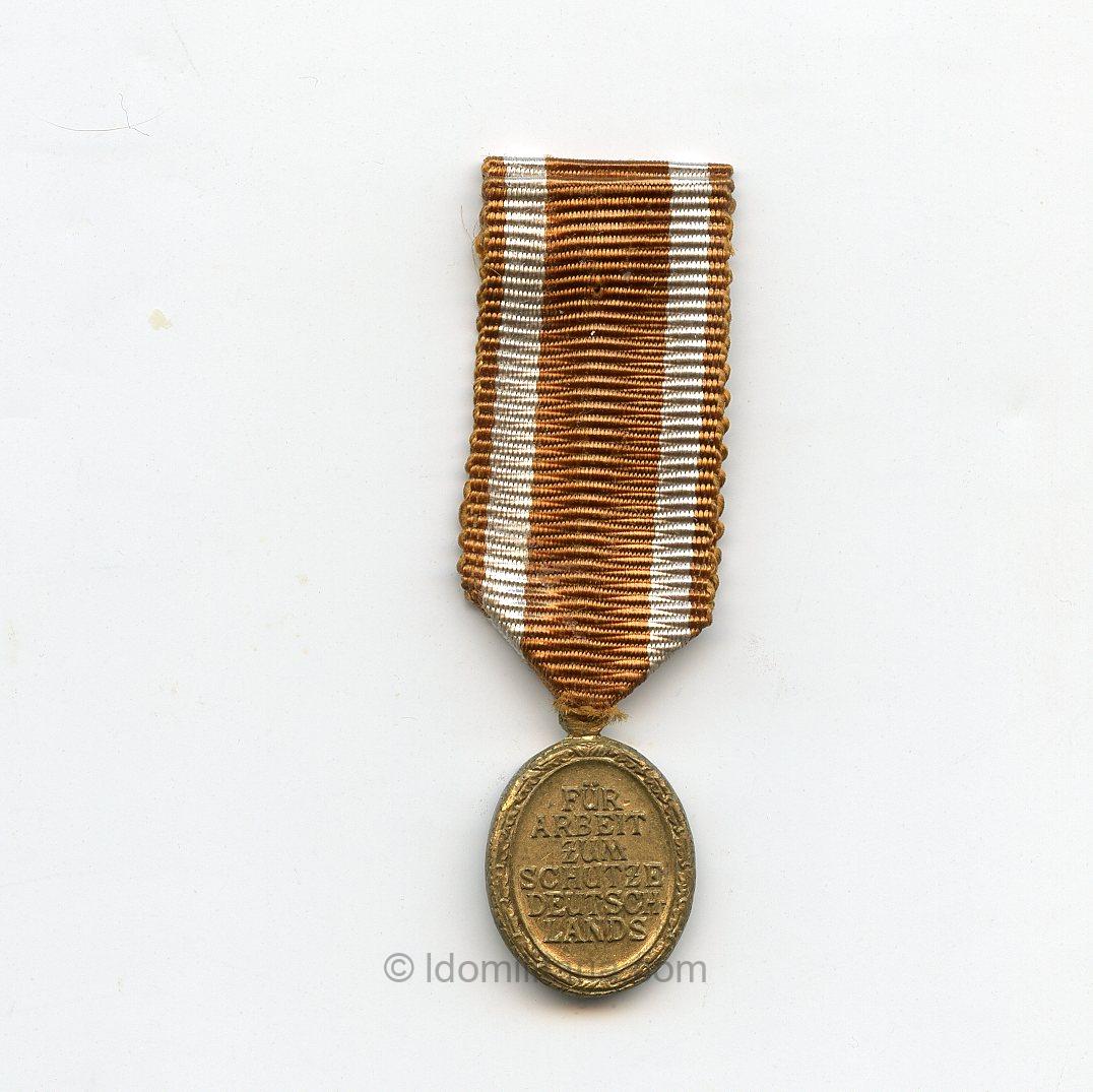 Miniature westwall/schutzwall medal with ribbon - Image 2