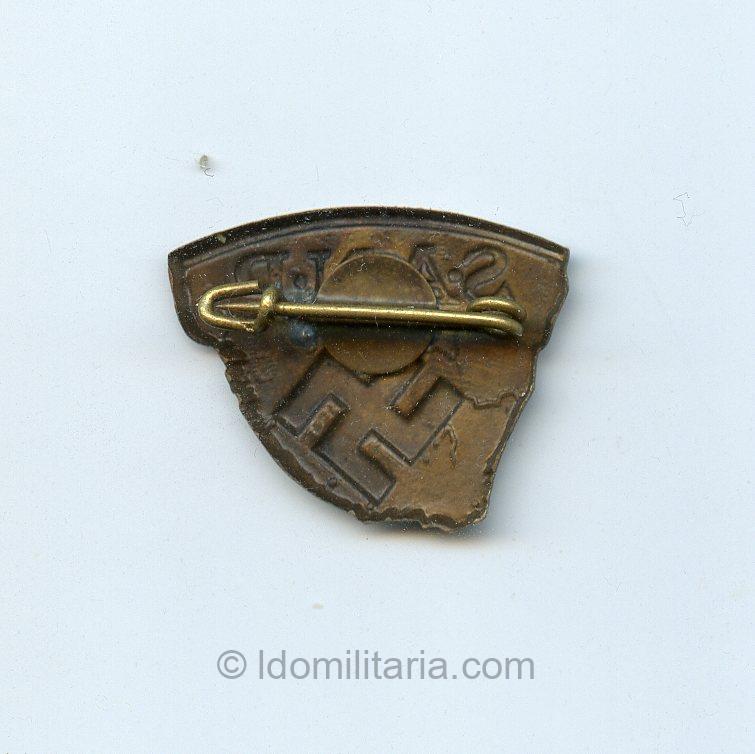 Extremely rare South African National-Socialist Party (S.A.N.P) membership badge - Image 2