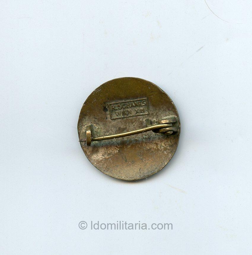Rare NSDAP Nun Erst Recht Slogan badge – Rudolf Schanes, Wien - Image 2