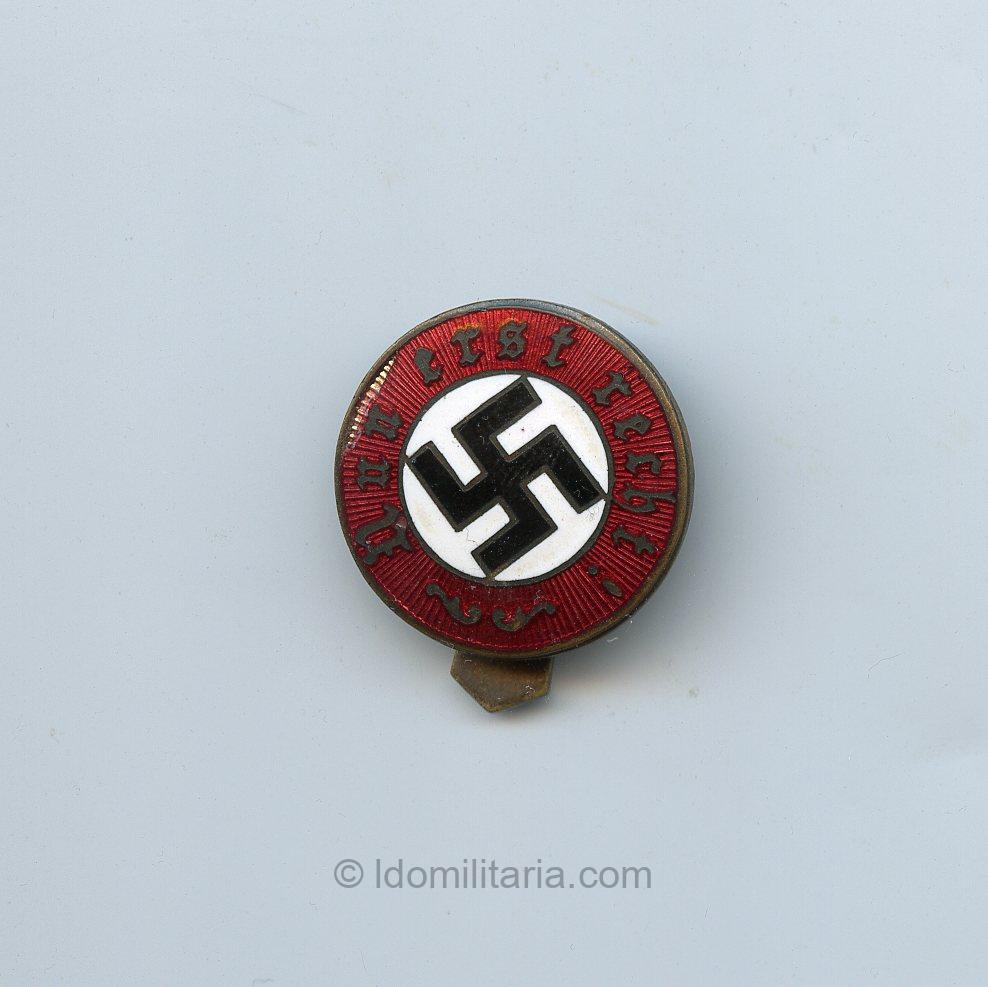 NSDAP Slogan badge Nun Erst Recht - Gösel, Wien