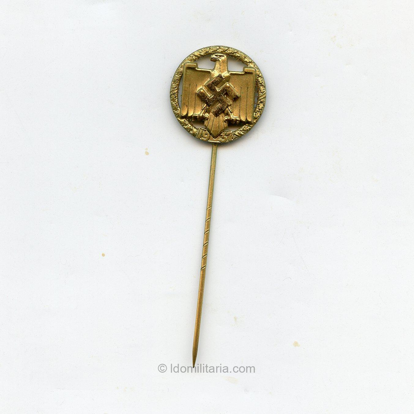NSRL 1937 Stickpin in gold ''900''