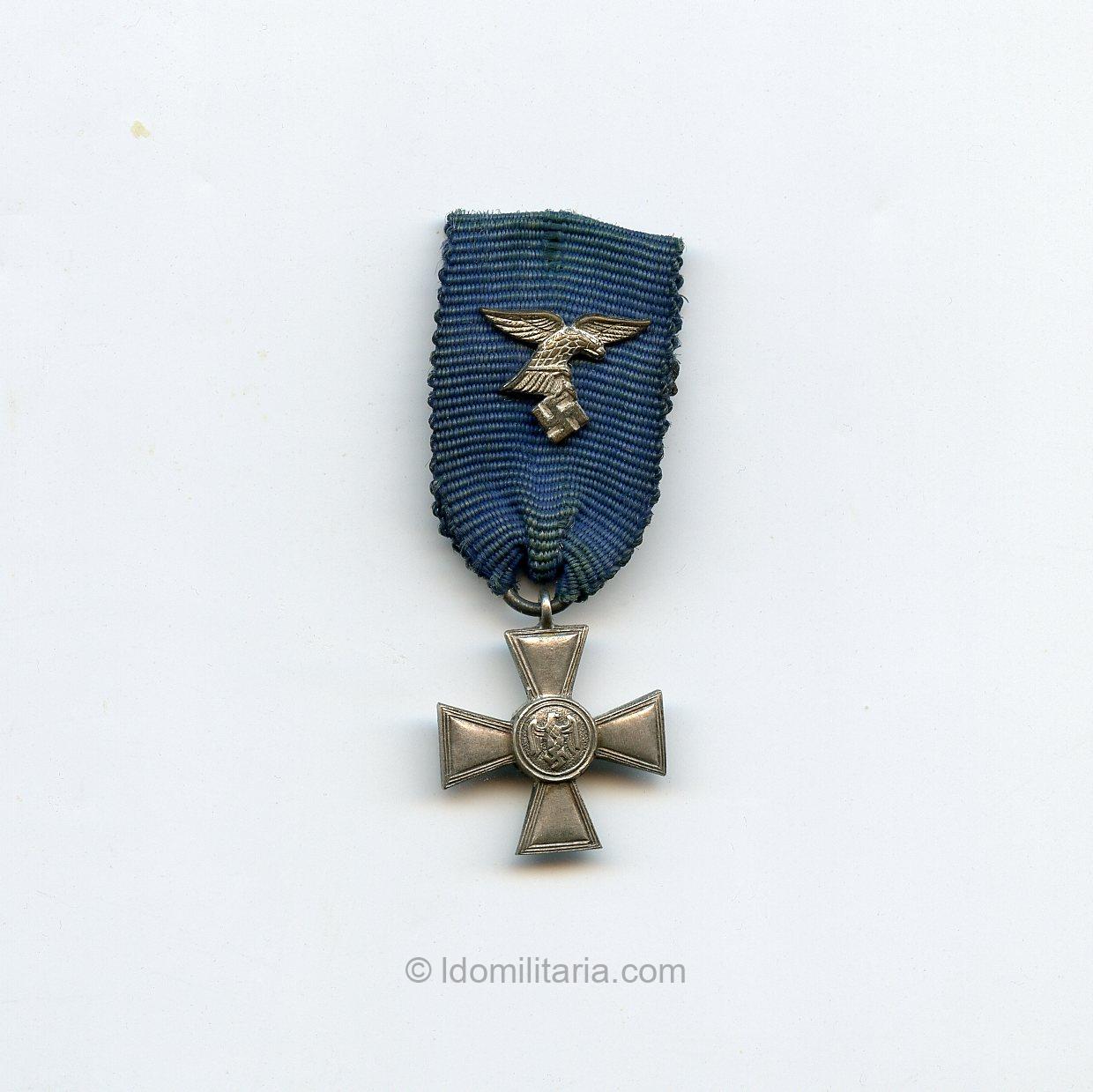 Luftwaffe Dienstauszeichnung für 18 jahre medal Miniature