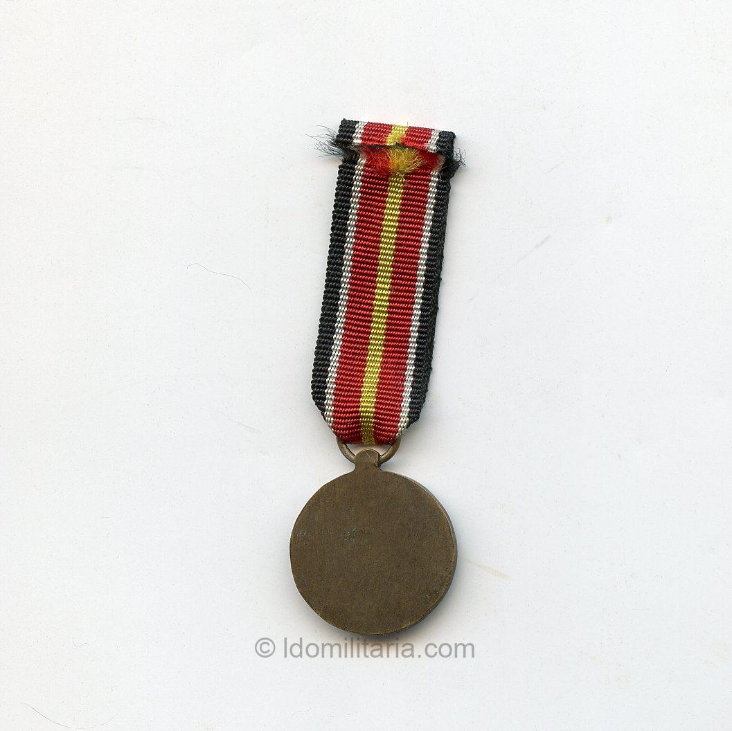 Spanish Blue-Division Commemorative Medal Miniature - Image 2