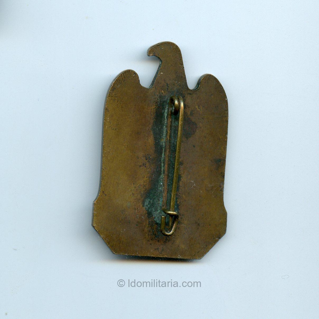 Solid NSDAP Reichsparteitag Nürnberg 1933 badge - Image 2
